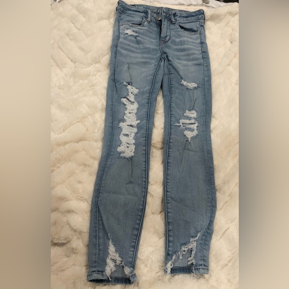 American Eagle Distressed and Ripped High Rise Jegging - Picture 3 of 8